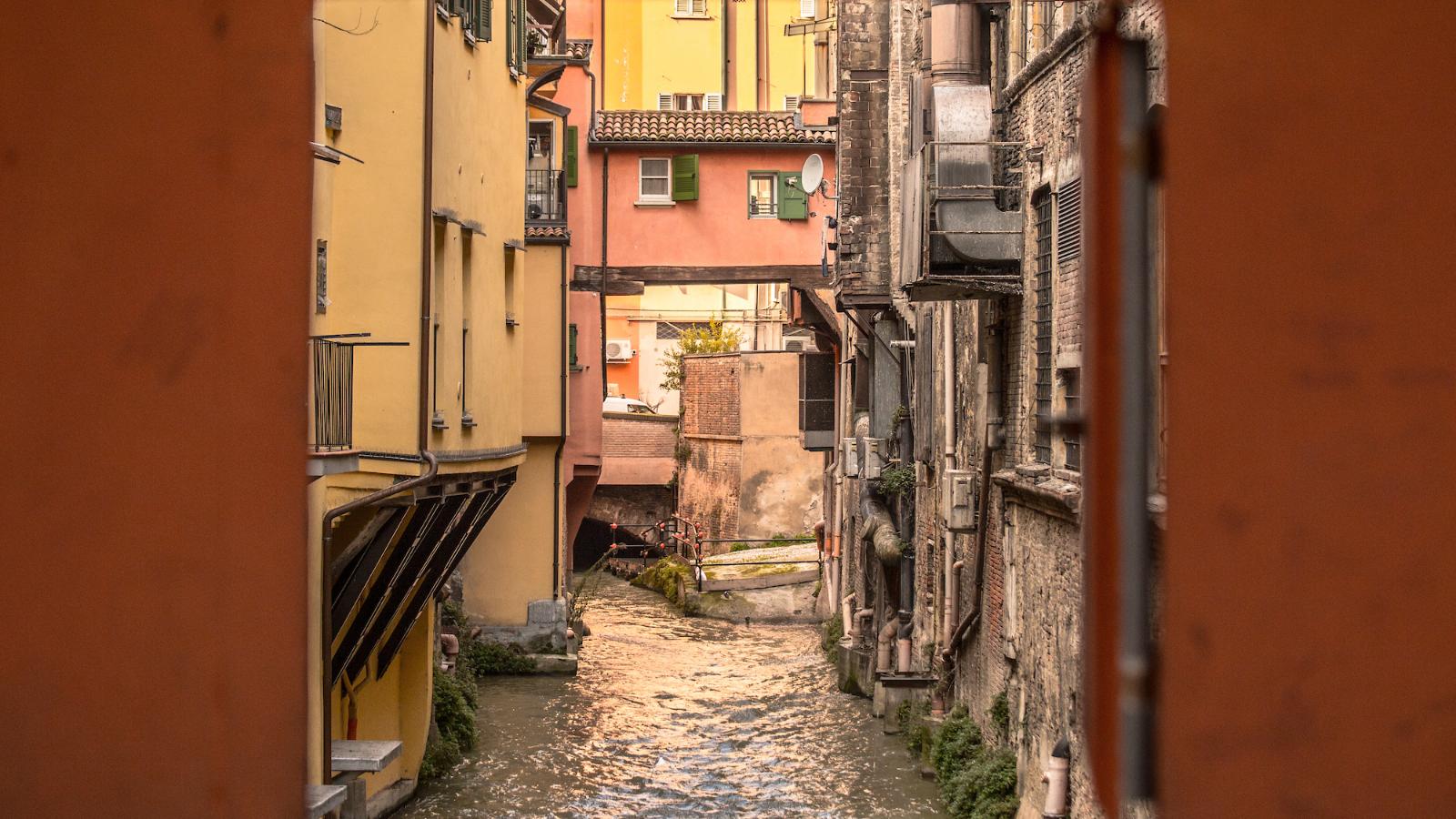 veduta dalla finestrella di via piella