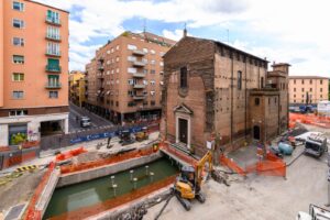 cantiere del tram in via riva di reno